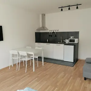 Brand New #51 With Free Secure Parking In The Center , Praga Czechy